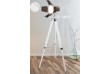 JAGO Stojací lampa s dřevěnou trojnožkou, bílá matná